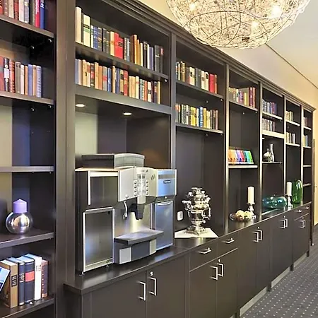 Intercityhotel Hotel 4*