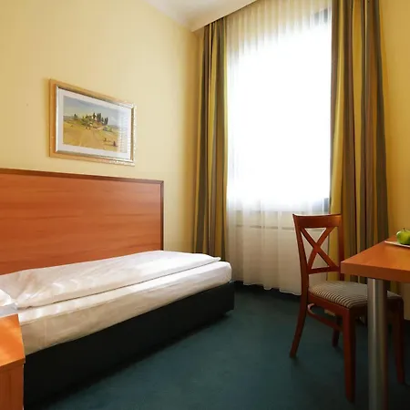 Intercityhotel Szálloda 4*