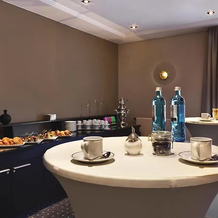 Intercityhotel 4*