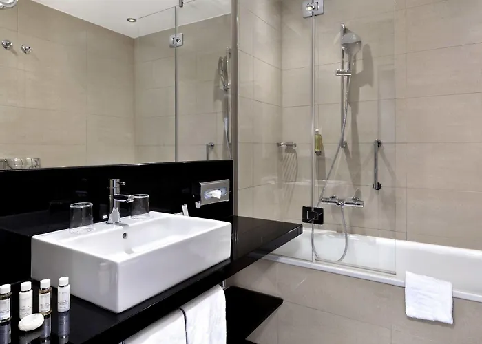 Intercityhotel Szálloda 4*