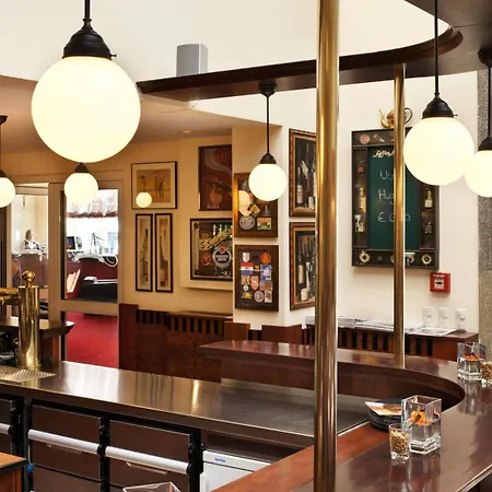 Intercityhotel Szálloda 4*